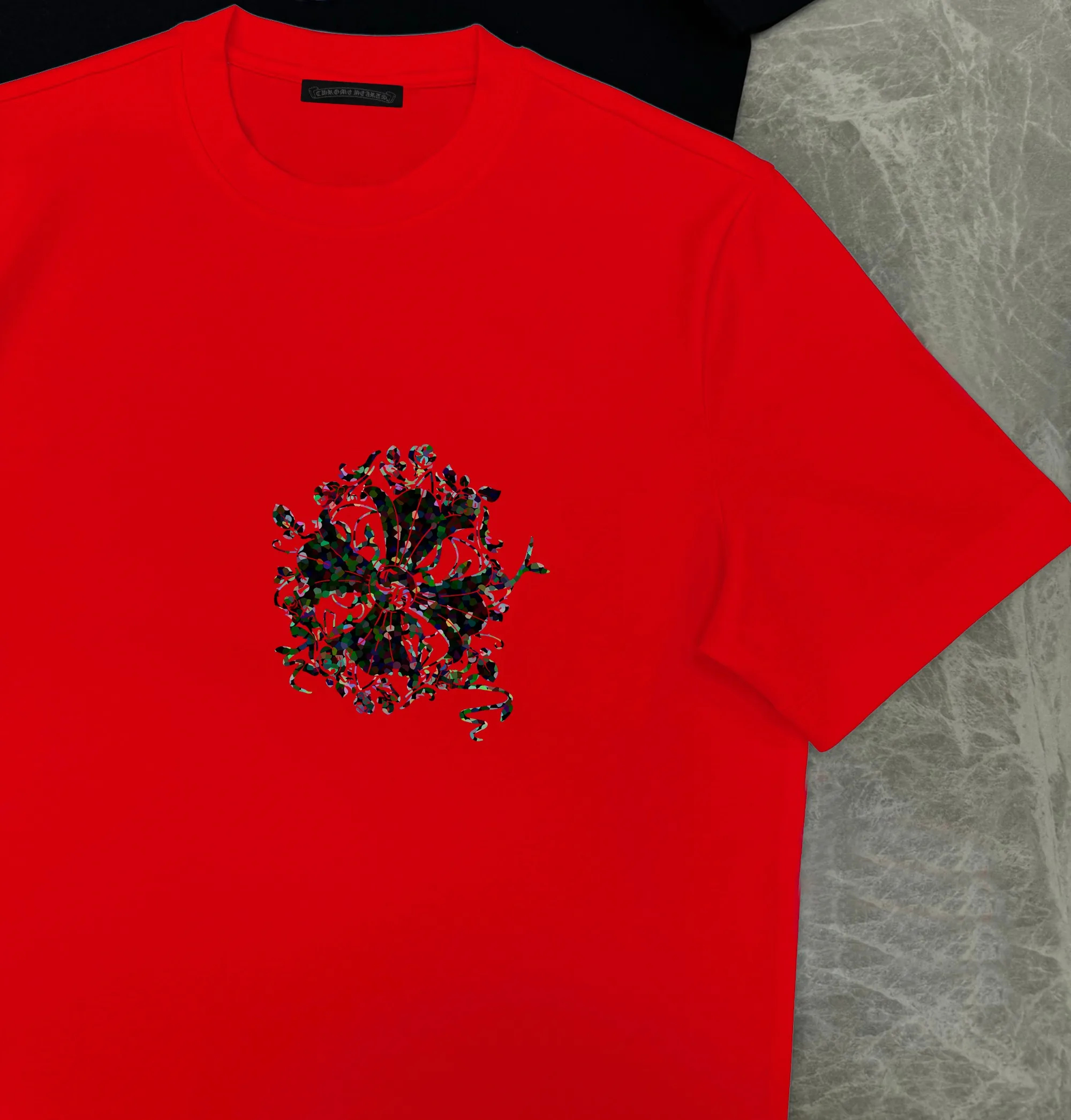 🅿️190 Crow Heart’s new summer T-shirt! This Sanskrit cross printed round neck short sleeves is simply a must-have for fashionistas. Salona cotton fabric is super comfortable, soft and skin-friendly, and has excellent breathability, making it perfect for summer wear. The Sanskrit cross print design on it is amazing, full of mystery and high-end, and the details are so exquisite that it makes people scream. It is worthy of Kroxin, and it vividly interprets the trend and personality. The loose fit is super friendly to all body shapes, covers the flesh and is comfortable, and looks good no matter how you wear it. Pair it with jeans and you'll look cool on the street. Pair it with sweatpants and you'll instantly look energetic and trendy. When you wear it and go out, you will feel like you are the spokesperson of fashion, and it will definitely turn heads. Color: Black White Red Size: S-2XL